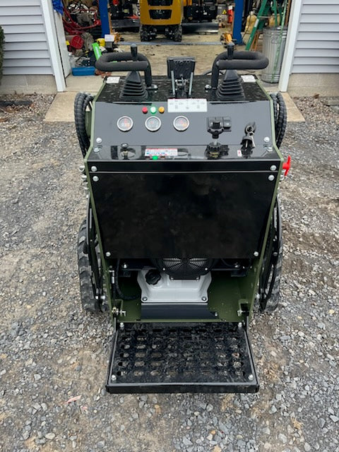 2025 Cartiwell CW-460 Mini Skidsteer with 3 stage pump and 25hp gas engine **New -- Green